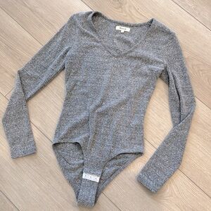 Madewell Grey V Neck Long Sleeve Bodysuit Women’s Size Small